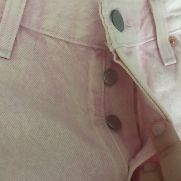 Pink Levi Shorts! New without tags! - Picture 5 of 6